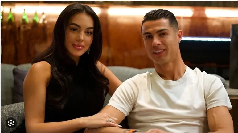 Hậu trường sân cỏ: Tìm hiểu về vợ hiện tại của Ronaldo